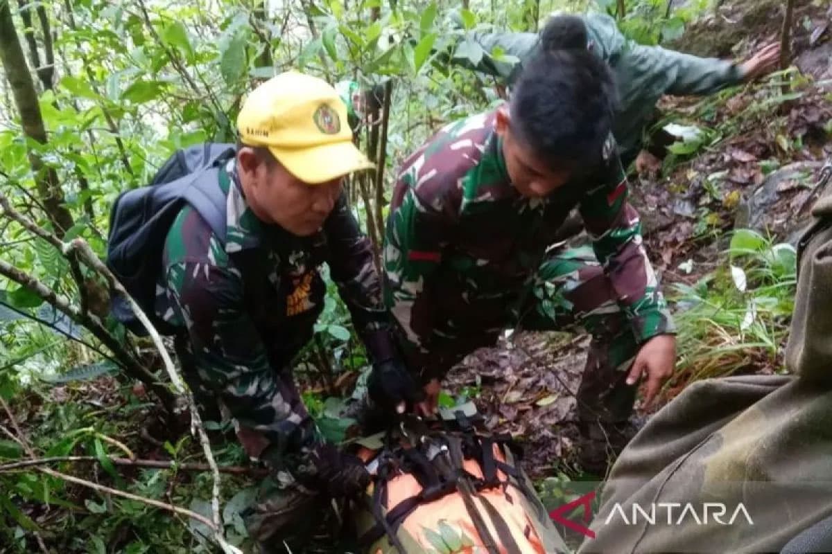 Hari Keenam Pencarian, Medan Ekstrem Gunung Bulusaraung Akhirnya Menyerahkan 6 Jenazah Korban Pesawat IAT